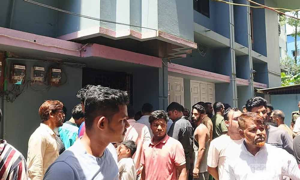 রায়নগরে বাসা থেকে স্বামী-স্ত্রীসহ ৩ জনের মরদেহ উদ্ধার