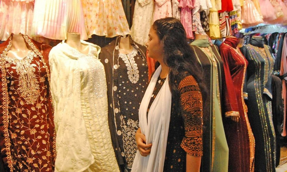 শপিং মল-দোকানপাট বন্ধের সময় এক ঘণ্টা কমল